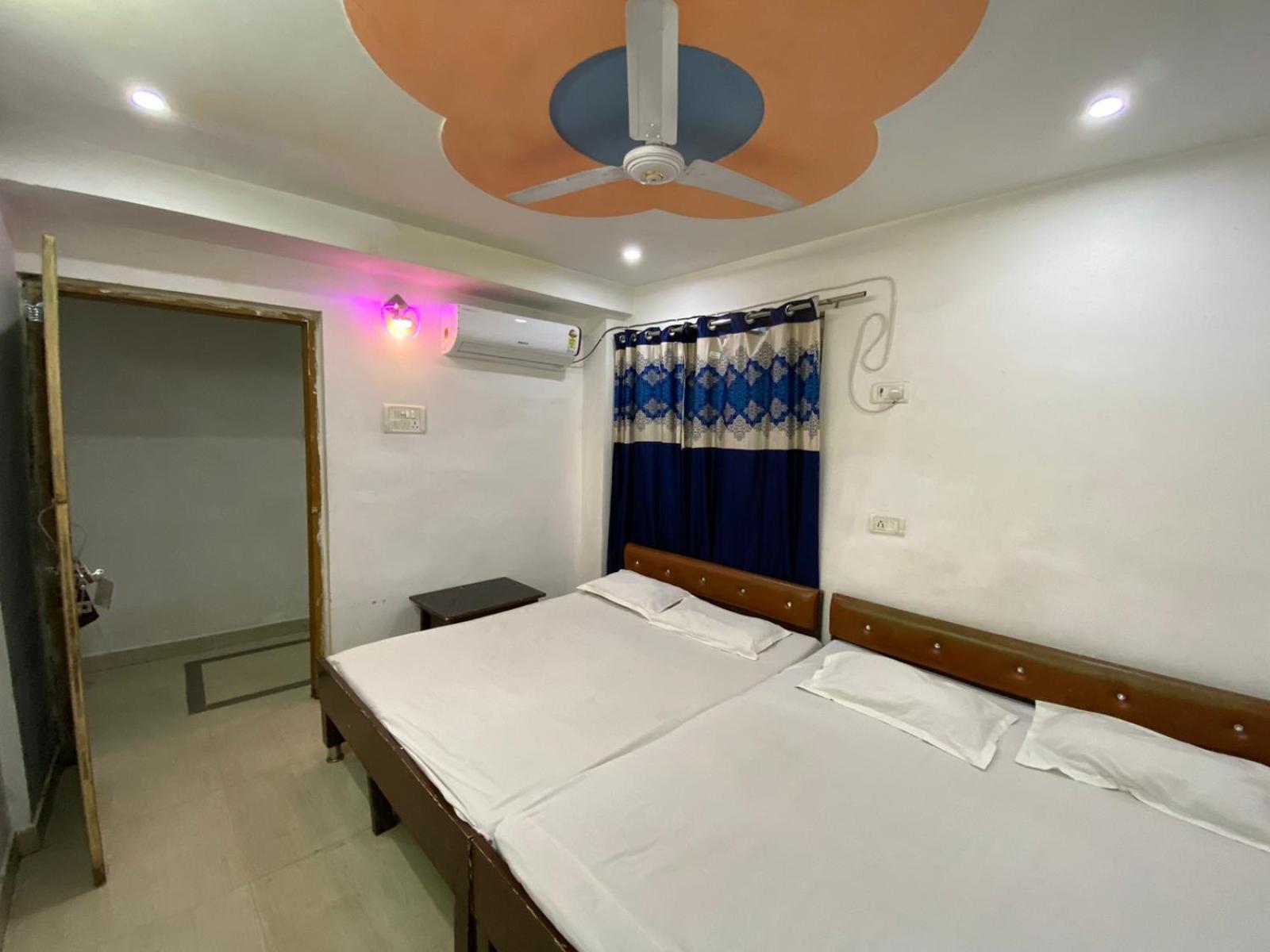 New Hotel Yatri Niwas Varanasi Exteriör bild